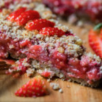 keto strawberry rhubarb crumble